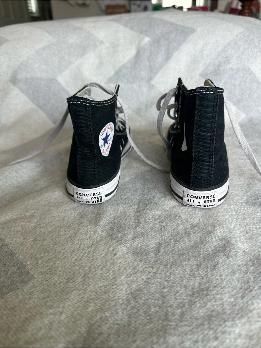 Converse Kids size 1 Classic Chuck Taylor High Top